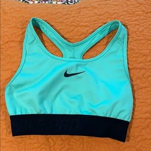 Nike Pro Sports Bra